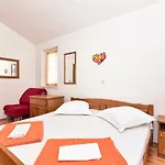 Roso Pensionat Makarska
