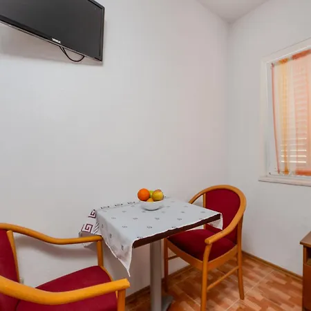 Roso Marica - Apartments & Rooms