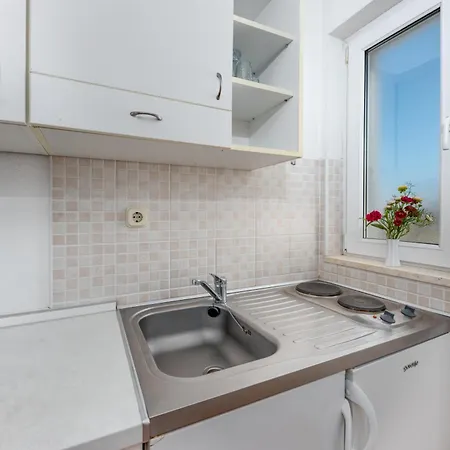 Πανσιόν Roso Marica - Apartments & Rooms 3*