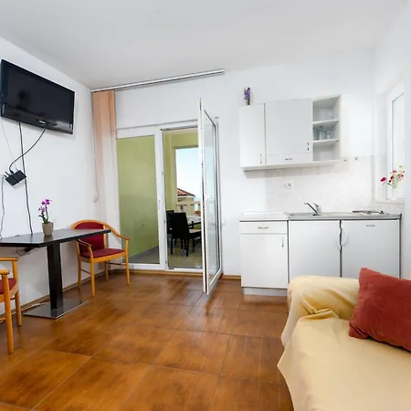Roso Marica - Apartments & Rooms Πανσιόν Μακάρσκα