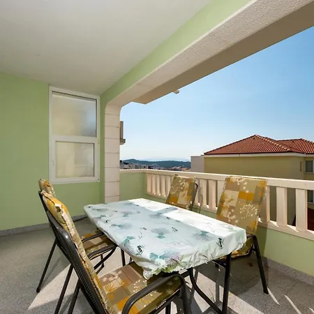 Πανσιόν Roso Marica - Apartments & Rooms 3*