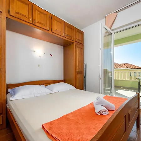 Roso Marica - Apartments & Rooms