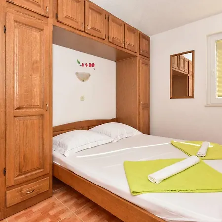 Πανσιόν Roso Marica - Apartments & Rooms 3*